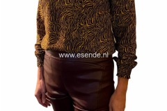 Okergele viscose top met fantasieprint